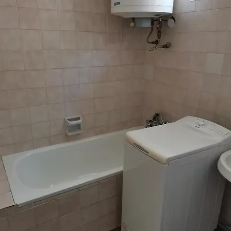 Апартаменты Roland Apartman *