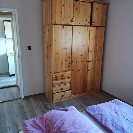 Апартаменты Roland Apartman Балатонлелле