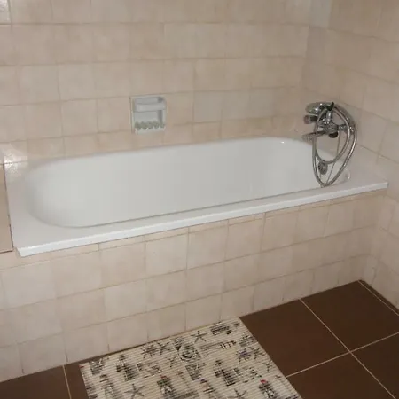 Roland Apartman Апартаменты Балатонлелле